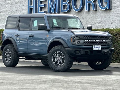 New 2025 Ford Bronco Badlands image 2