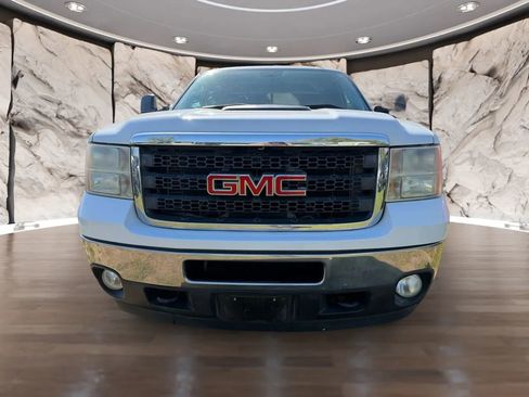 Used 2011 GMC Sierra 2500 SLT w/ SLT Convenience Package image 2