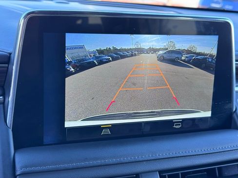 Used 2023 Chevrolet Suburban LT image 13