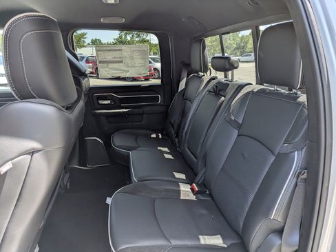 New 2026 RAM 2500 Laramie AWD/4WD image 13