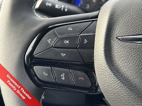 New 2026 Chrysler Pacifica Limited w/ Uconnect Theater Family Group image 26
