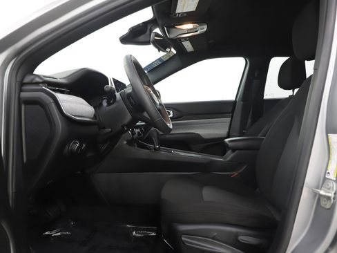 Used 2023 Jeep Compass Sport image 19