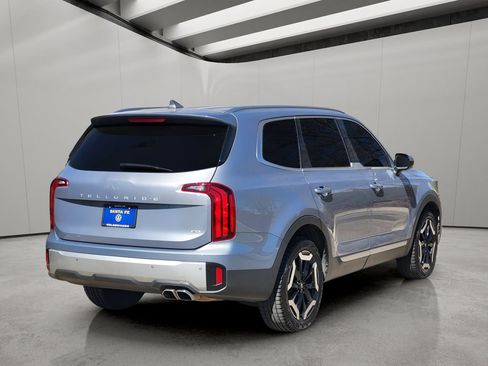 Used 2023 Kia Telluride S AWD/4WD image 3