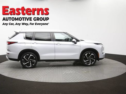 Used 2024 Mitsubishi Outlander SE AWD/4WD image 45