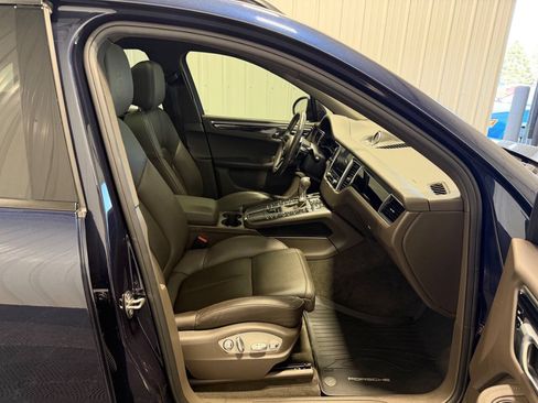 Used 2018 Porsche Macan AWD/4WD image 11