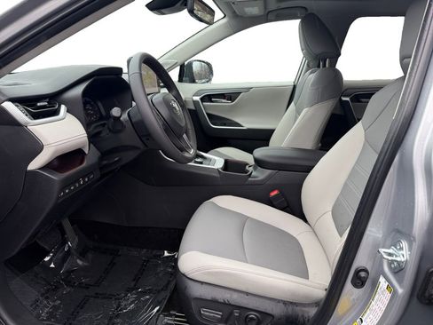 Used 2025 Toyota RAV4 Limited image 9