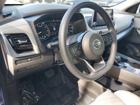 Certified 2021 Nissan Rogue SV FWD image 16