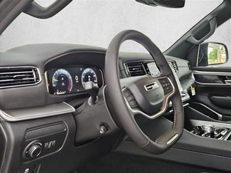 New 2026 Jeep Grand Wagoneer Limited AWD/4WD video 3
