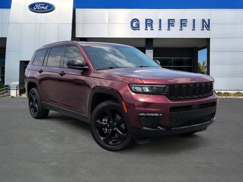 Used 2023 Jeep Grand Cherokee L Limited w/ Black Appearance Package RWD image 2