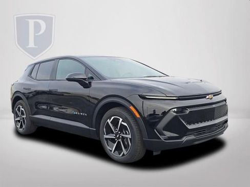 New 2026 Chevrolet Equinox EV LT image 2