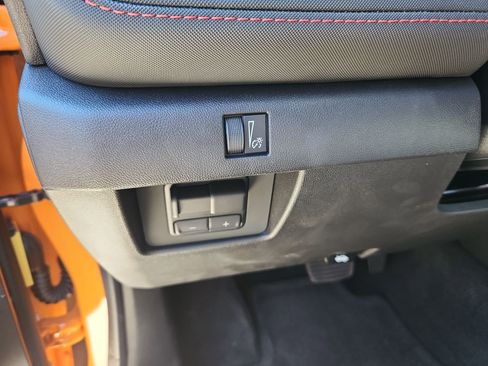 Used 2026 Chevrolet Colorado Z71 w/ Technology Package AWD/4WD image 54