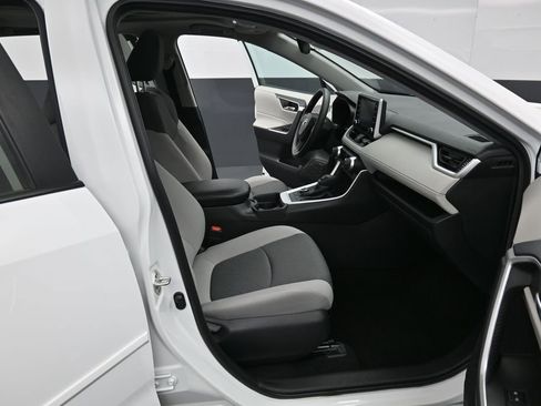 Used 2020 Toyota RAV4 XLE w/ Convenience Package AWD/4WD image 36
