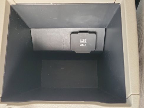 Used 2016 Nissan Sentra S image 31