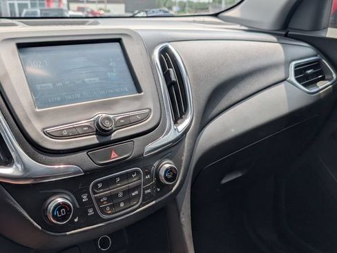 Used 2018 Chevrolet Equinox LT AWD/4WD image 17