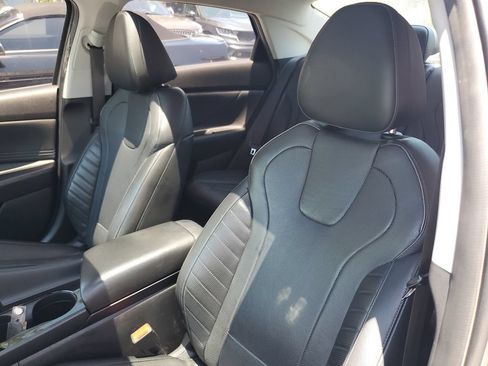 Used 2022 Hyundai Elantra Limited w/ Cargo Package FWD image 21