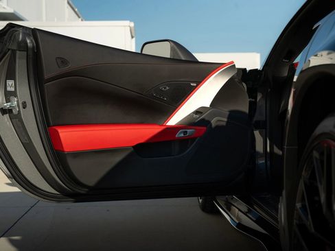 Used 2015 Chevrolet Corvette Z06 w/ Z07 Performance Package image 24