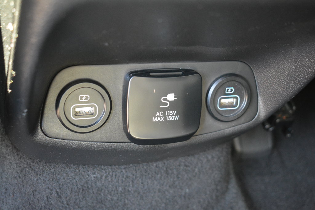 Used 2023 Hyundai Santa Fe Limited AWD/4WD image 25