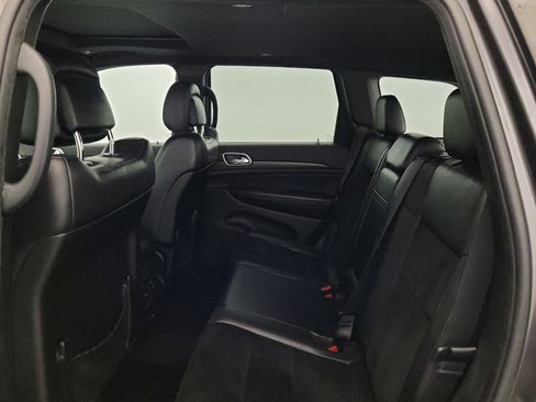 Used 2017 Jeep Grand Cherokee Altitude AWD/4WD image 18