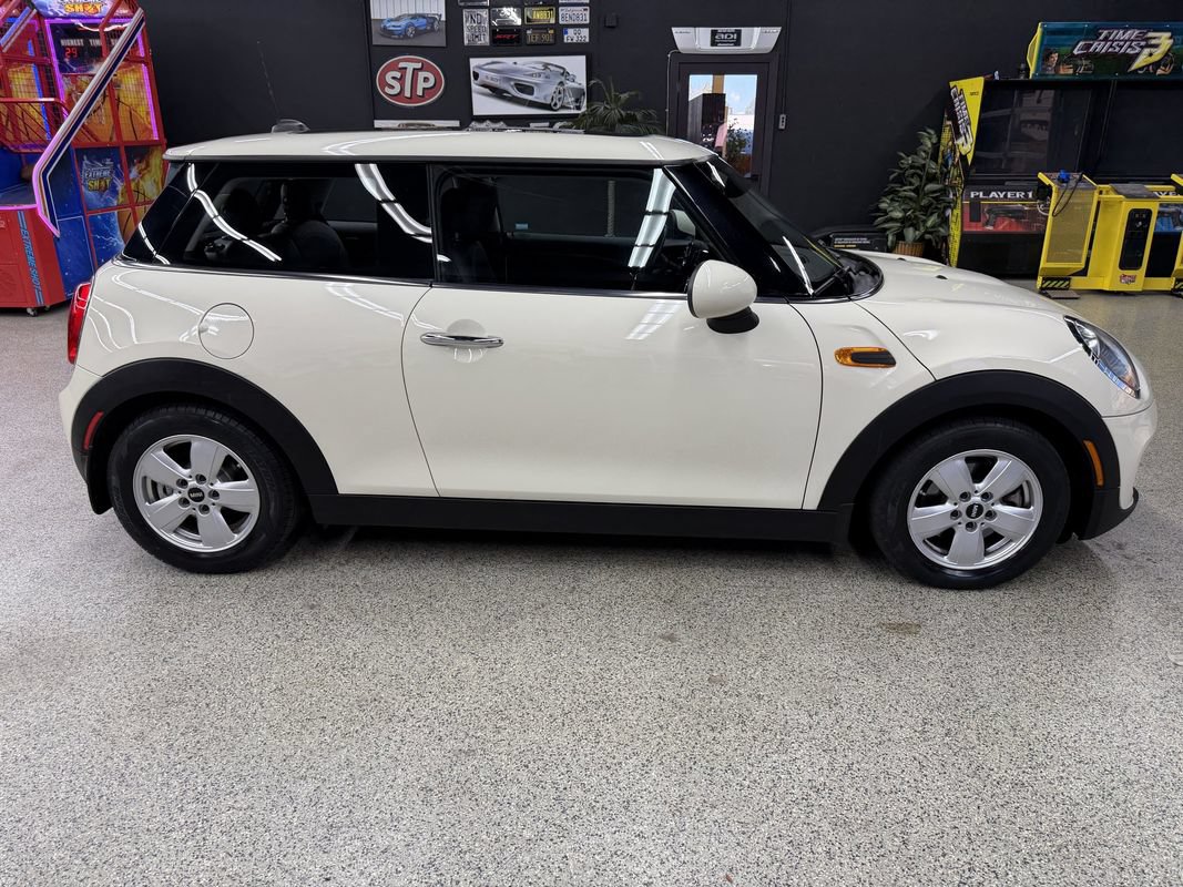 Used 2017 MINI Cooper 2-Door Hardtop FWD image 6