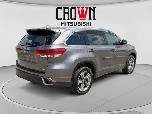 Used 2019 Toyota Highlander Limited Platinum AWD/4WD image 3
