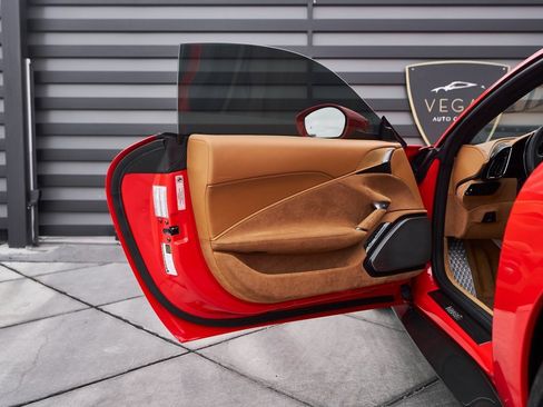 Used 2023 Ferrari Roma image 32