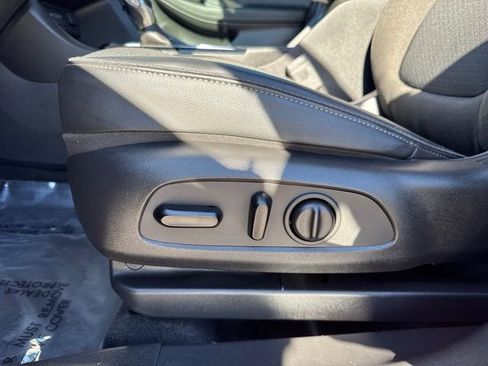 Used 2021 Buick Encore GX Select w/ Sport Touring Package image 43