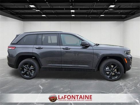 New 2025 Jeep Grand Cherokee Limited w/ Black Appearance Package image 6