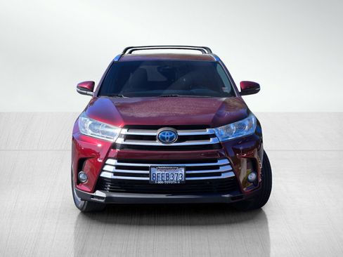 Used 2018 Toyota Highlander XLE image 2