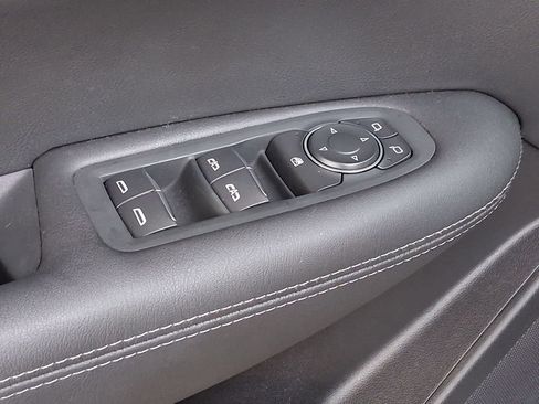 Used 2026 Cadillac XT5 Luxury w/ LPO, Premium Carpet Package FWD image 17