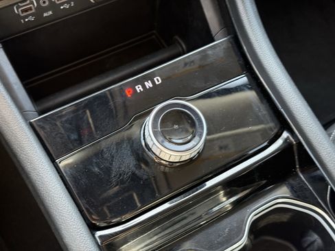 Used 2023 Jeep Grand Cherokee L Laredo image 23