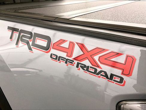 Used 2020 Toyota Tacoma TRD Off-Road image 14