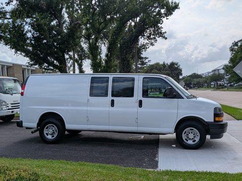 Used 2023 Chevrolet Express 2500 Extended w/ Driver Convenience Package RWD image 4