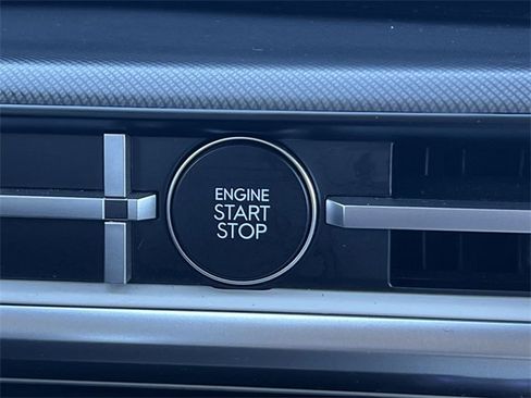 Used 2025 Hyundai Santa Fe SEL image 24