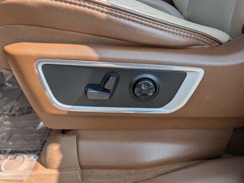 Used 2020 RAM 1500 Laramie AWD/4WD image 19