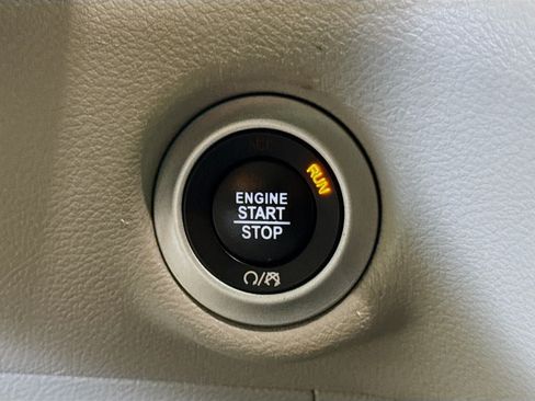 Used 2022 Chrysler Voyager LX FWD image 21