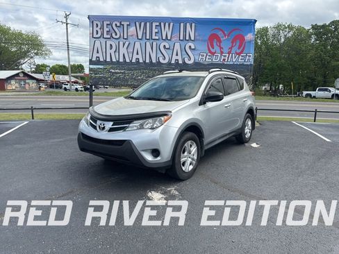 Used 2015 Toyota RAV4 LE image 1
