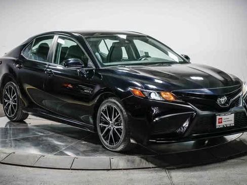 Certified 2023 Toyota Camry SE image 6