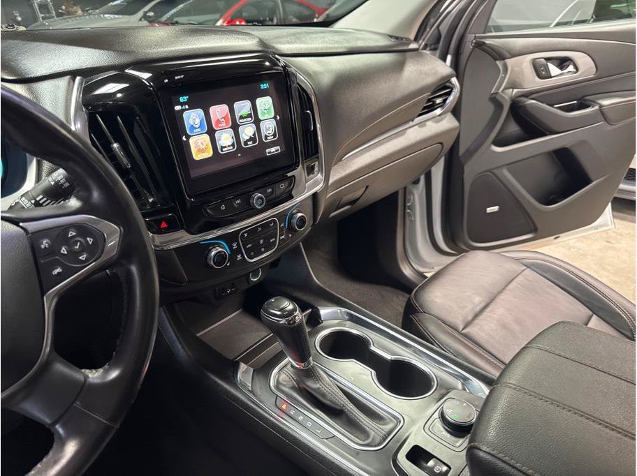 Used 2019 Chevrolet Traverse LT w/ LT Premium Package AWD/4WD image 21
