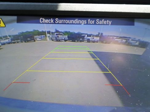 Used 2021 Buick Enclave Essence w/ Sound and Sites Package AWD/4WD image 18