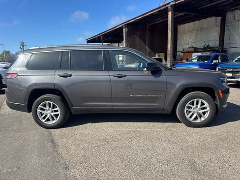 Used 2023 Jeep Grand Cherokee L Laredo w/ Luxury Tech Group I RWD image 4