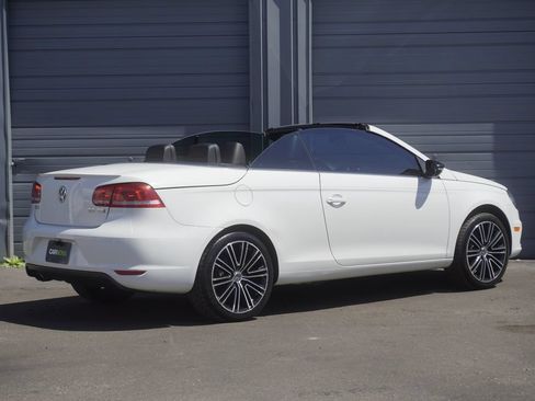 Used 2013 Volkswagen Eos FWD image 7