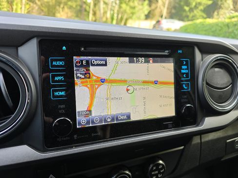 Used 2019 Toyota Tacoma TRD Off-Road w/ Technology Package image 27