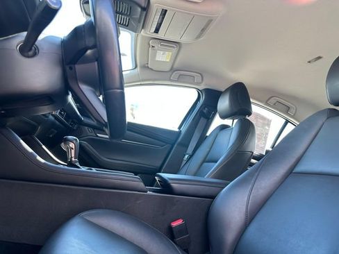 Used 2024 MAZDA MAZDA3 s FWD image 10