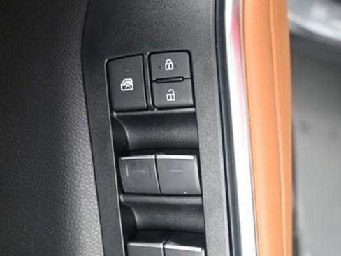 New 2026 Toyota Highlander Platinum AWD/4WD image 10