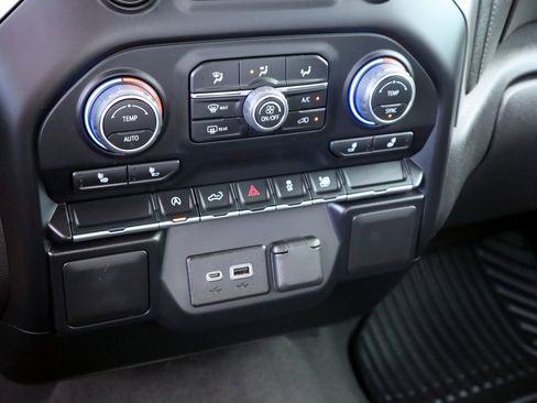 Used 2022 Chevrolet Silverado 1500 LT image 27