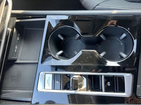 Used 2024 Volkswagen Atlas SE image 44