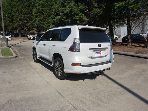 Used 2023 Lexus GX 460 Luxury w/ Accessory Package AWD/4WD image 22
