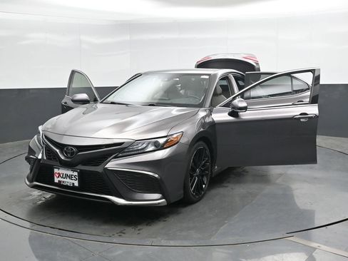 Used 2021 Toyota Camry XSE FWD image 46