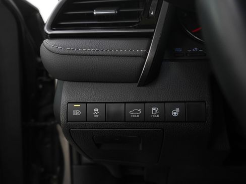 Used 2022 Toyota Camry XSE FWD image 23