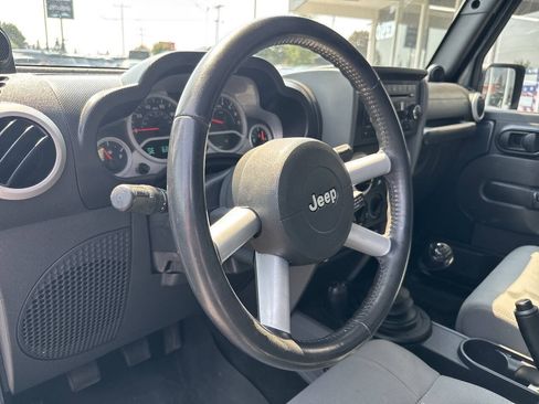 Used 2008 Jeep Wrangler Unlimited Sahara AWD/4WD image 29
